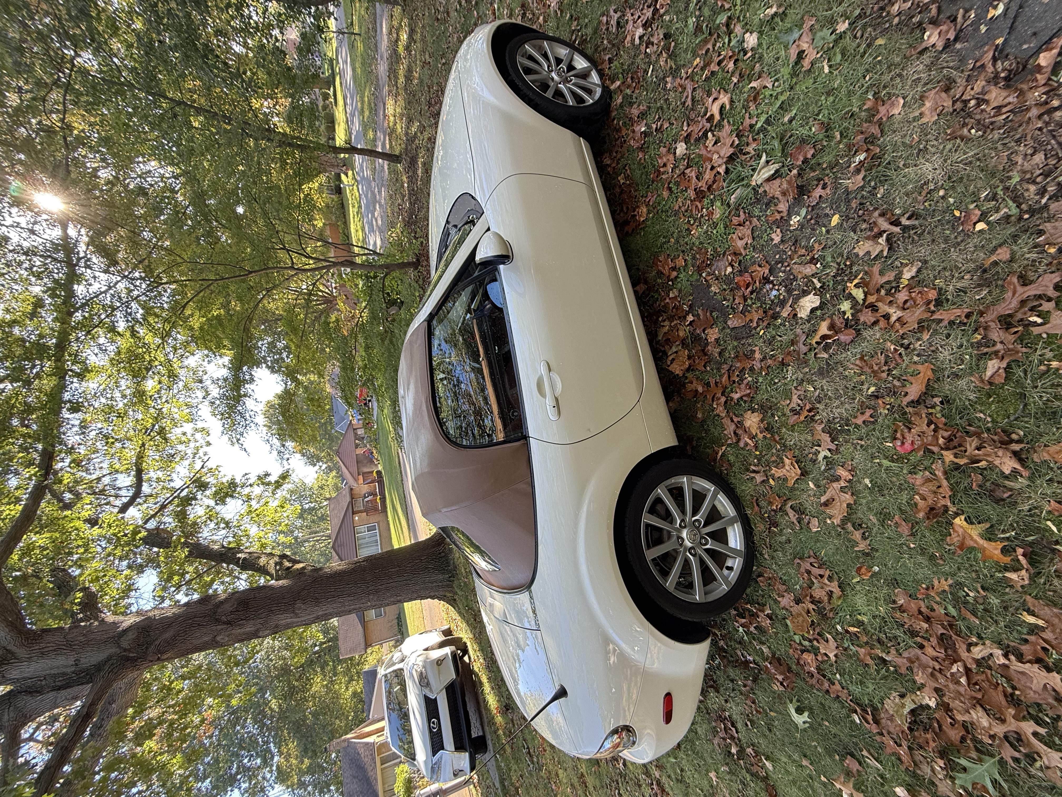 Used 2006 MAZDA MX-5 Miata Grand Touring w/ Premium Pkg RWD image 16