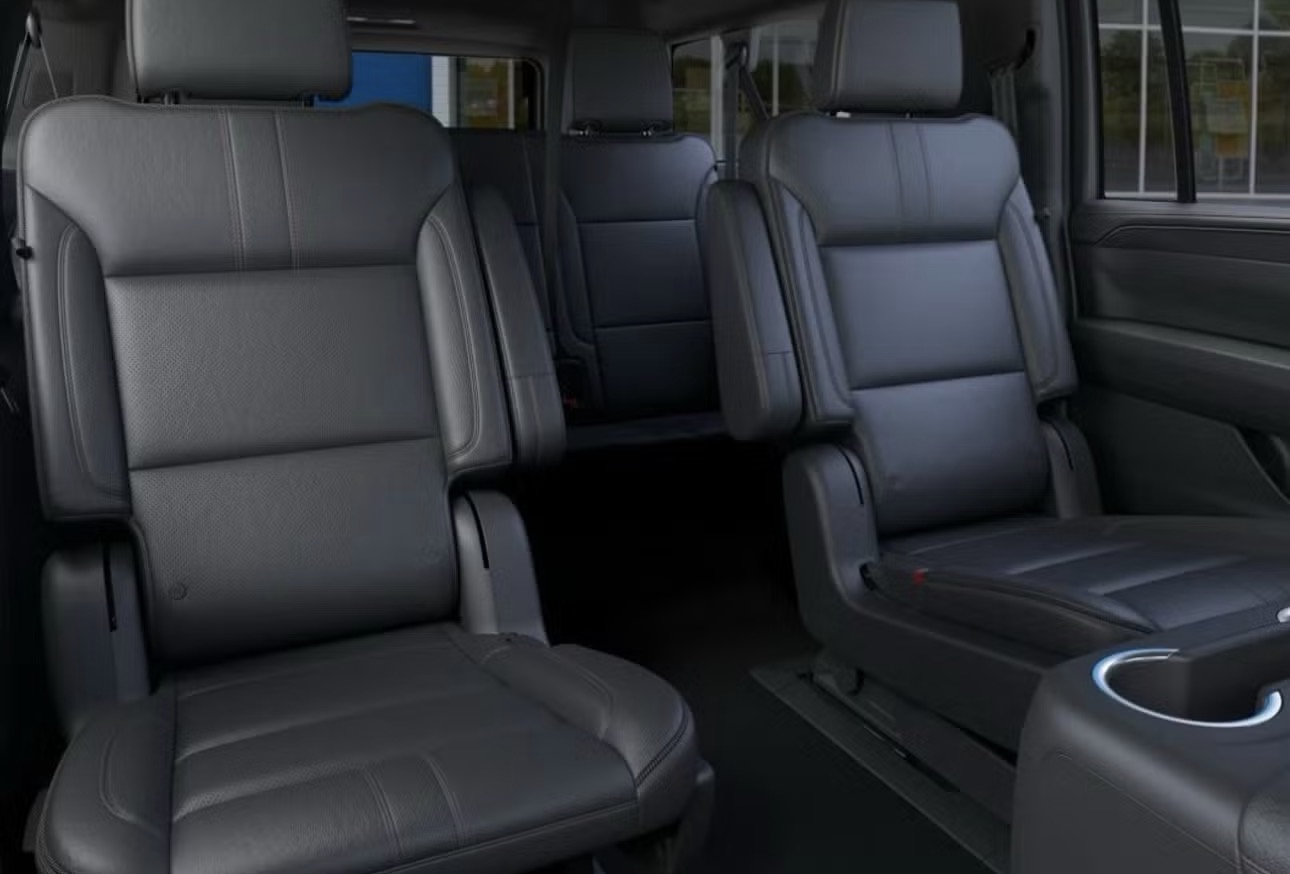 Used 2024 Chevrolet Suburban RST w/ Luxury Package AWD/4WD image 18