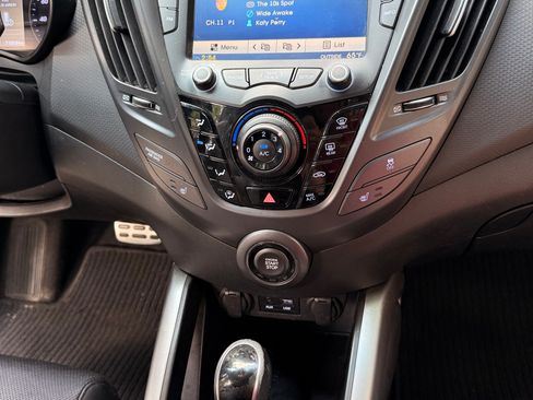 Used 2016 Hyundai Veloster Turbo FWD image 14