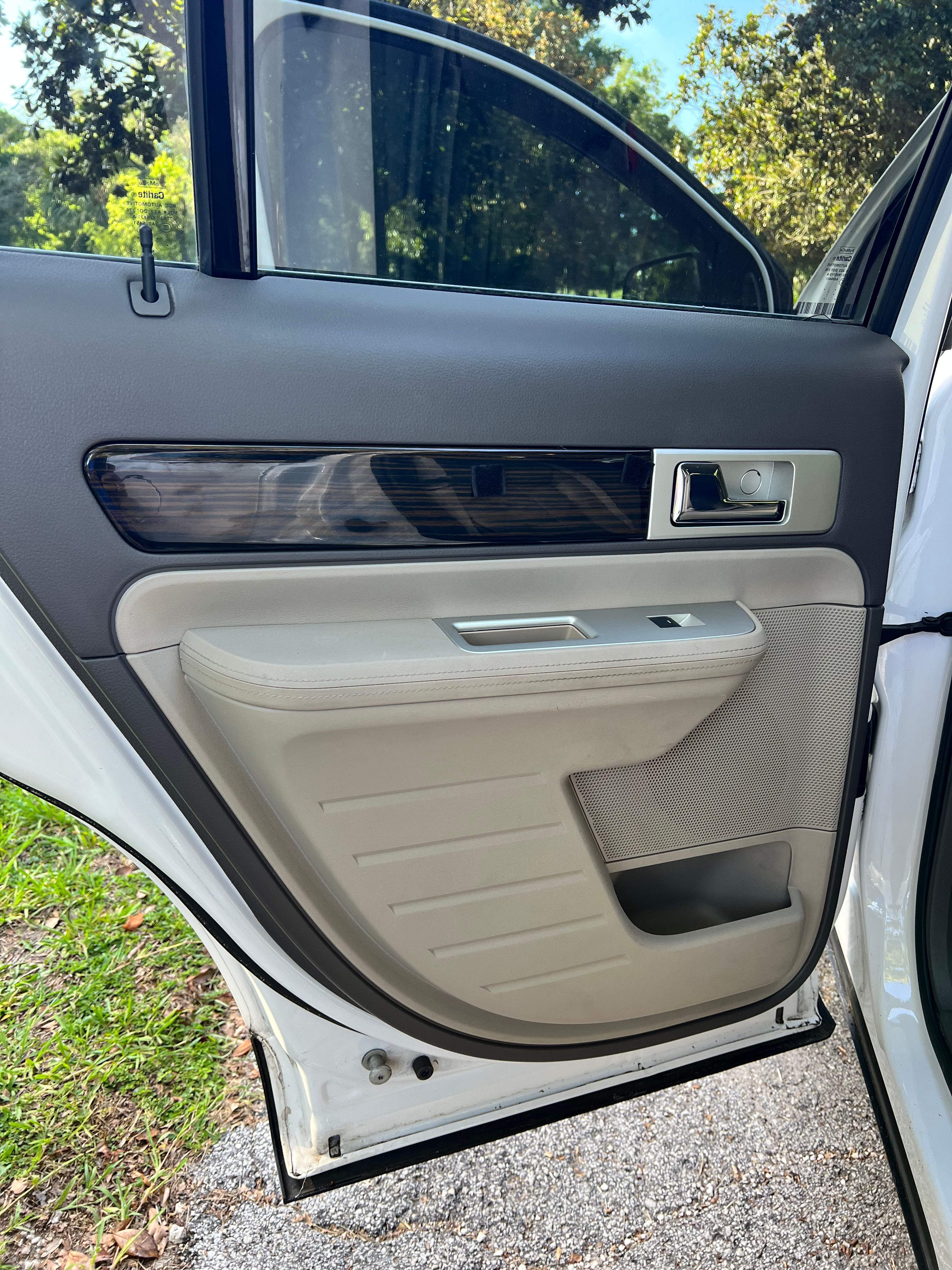 Used 2010 Lincoln MKX 2WD image 17