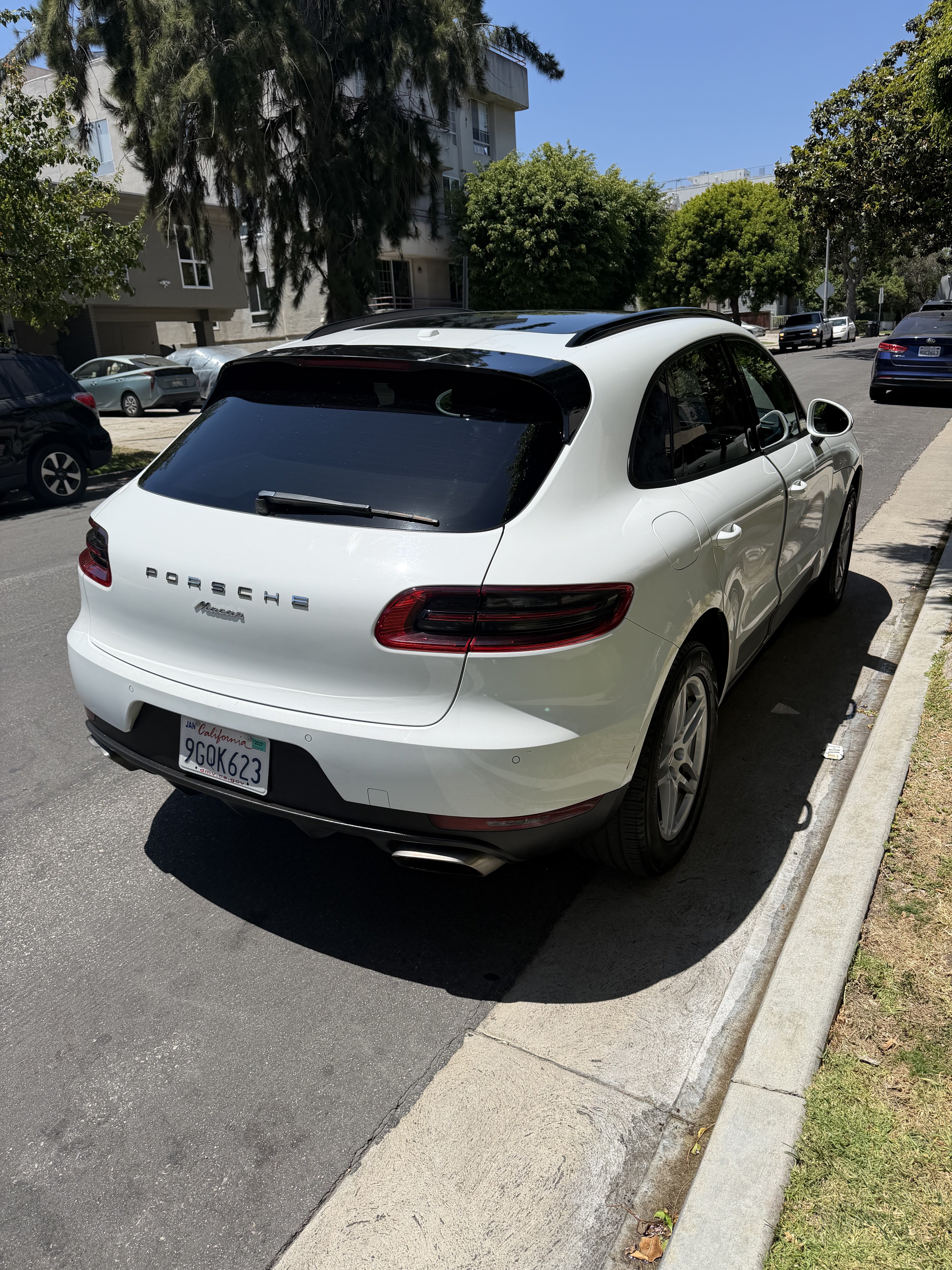 Used 2018 Porsche Macan Sport Edition AWD/4WD image 10