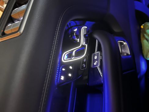 Used 2019 Land Rover Range Rover Supercharged image 11