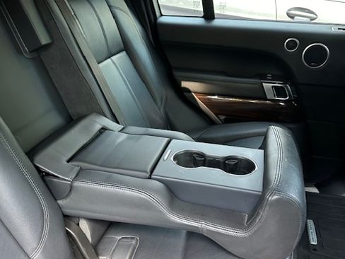 Used 2016 Land Rover Range Rover image 12