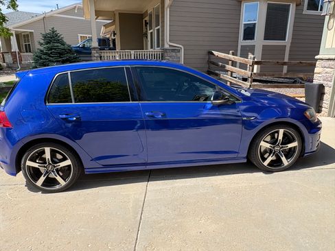 Used 2016 Volkswagen Golf 4-Door AWD/4WD image 2