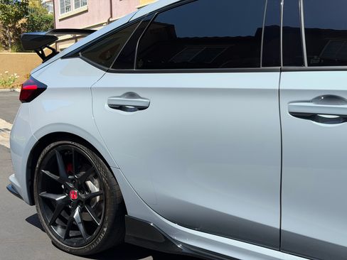 Used 2023 Honda Civic Type R image 4