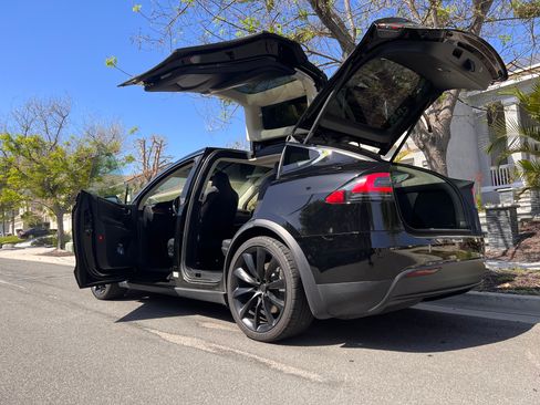 Used 2018 Tesla Model X 75D image 20