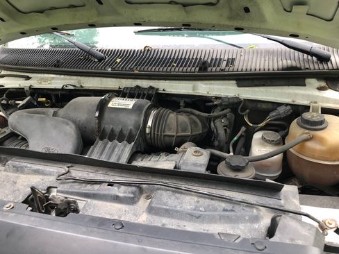 Used 2016 Ford E-350 and Econoline 350 Super Duty RWD image 16