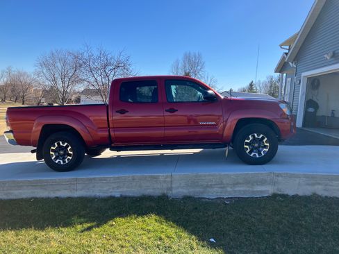 Used 2013 Toyota Tacoma 4x4 Double Cab w/ SR5 Pkg image 11