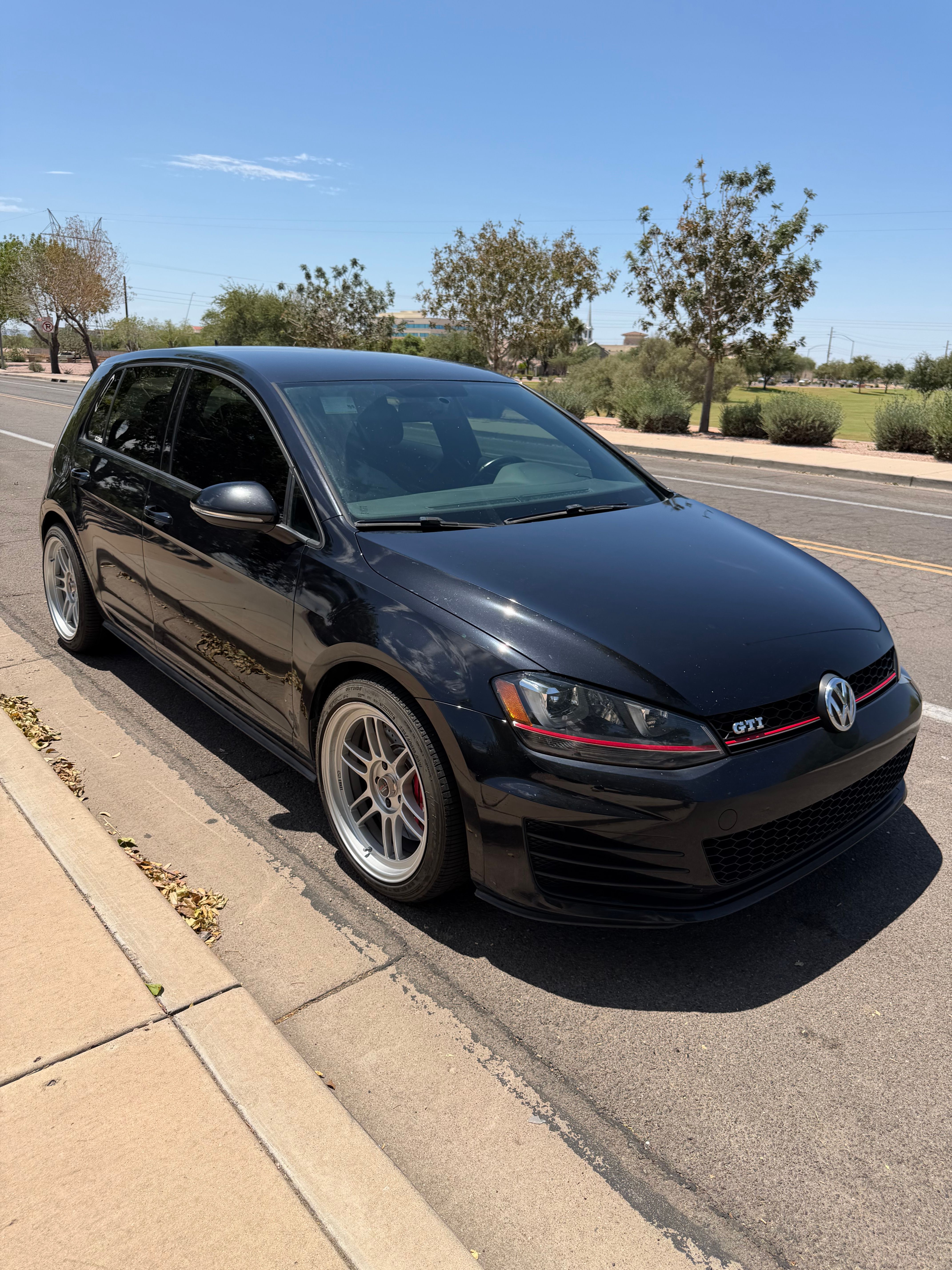 Used 2017 Volkswagen GTI S FWD image 6