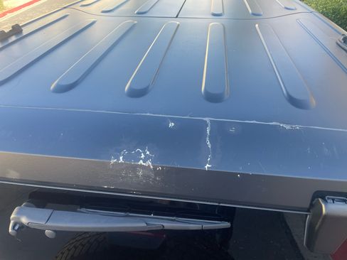 Used 2016 Jeep Wrangler Sahara w/ Connectivity Group image 18