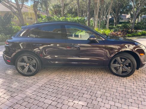 Used 2024 Porsche Macan image 6