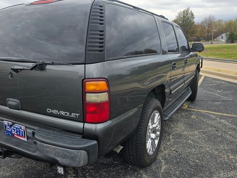 Used 2002 Chevrolet Suburban LS image 14
