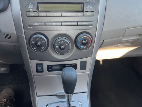 Used 2011 Toyota Corolla LE image 10