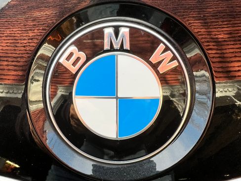 Used 2018 BMW M4 Convertible image 1