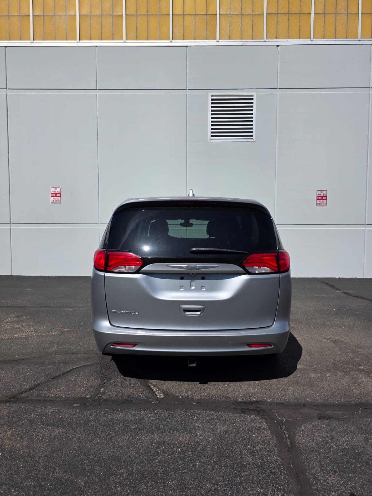 Used 2017 Chrysler Pacifica Touring FWD image 8