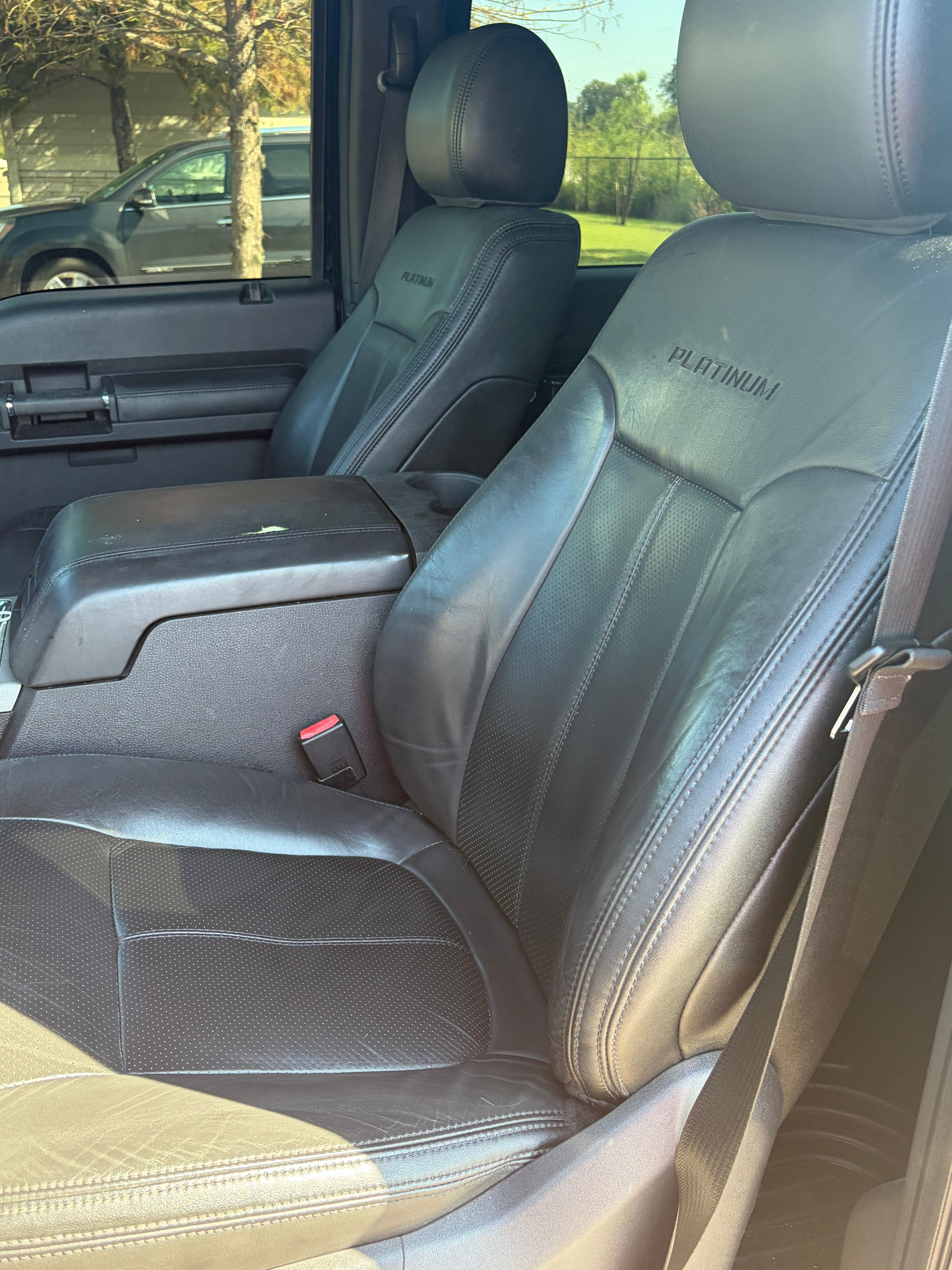Used 2013 Ford F250 Platinum w/ FX4 Off Road Pkg AWD/4WD image 10