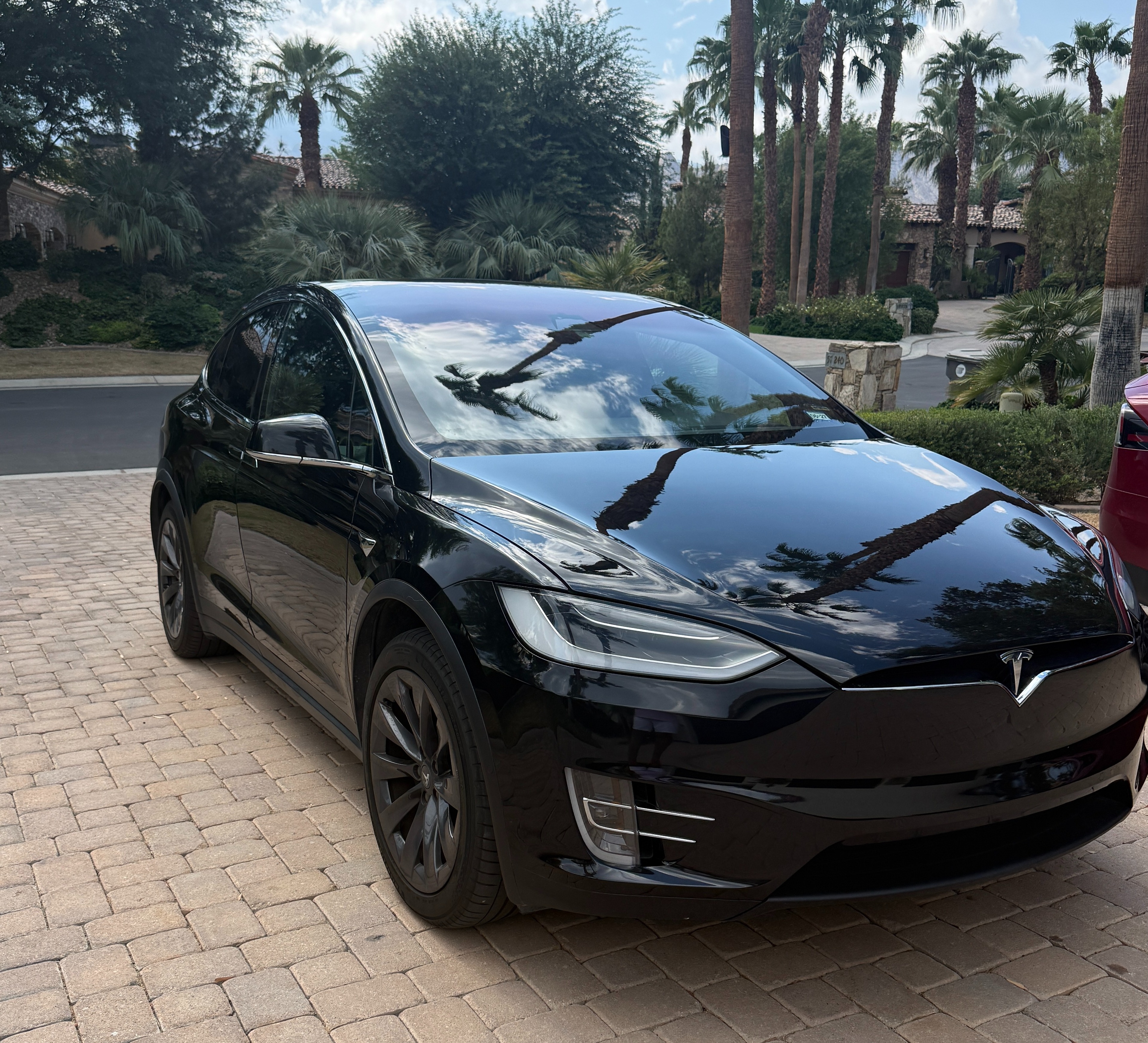 Used 2018 Tesla Model X 75D AWD/4WD image 4