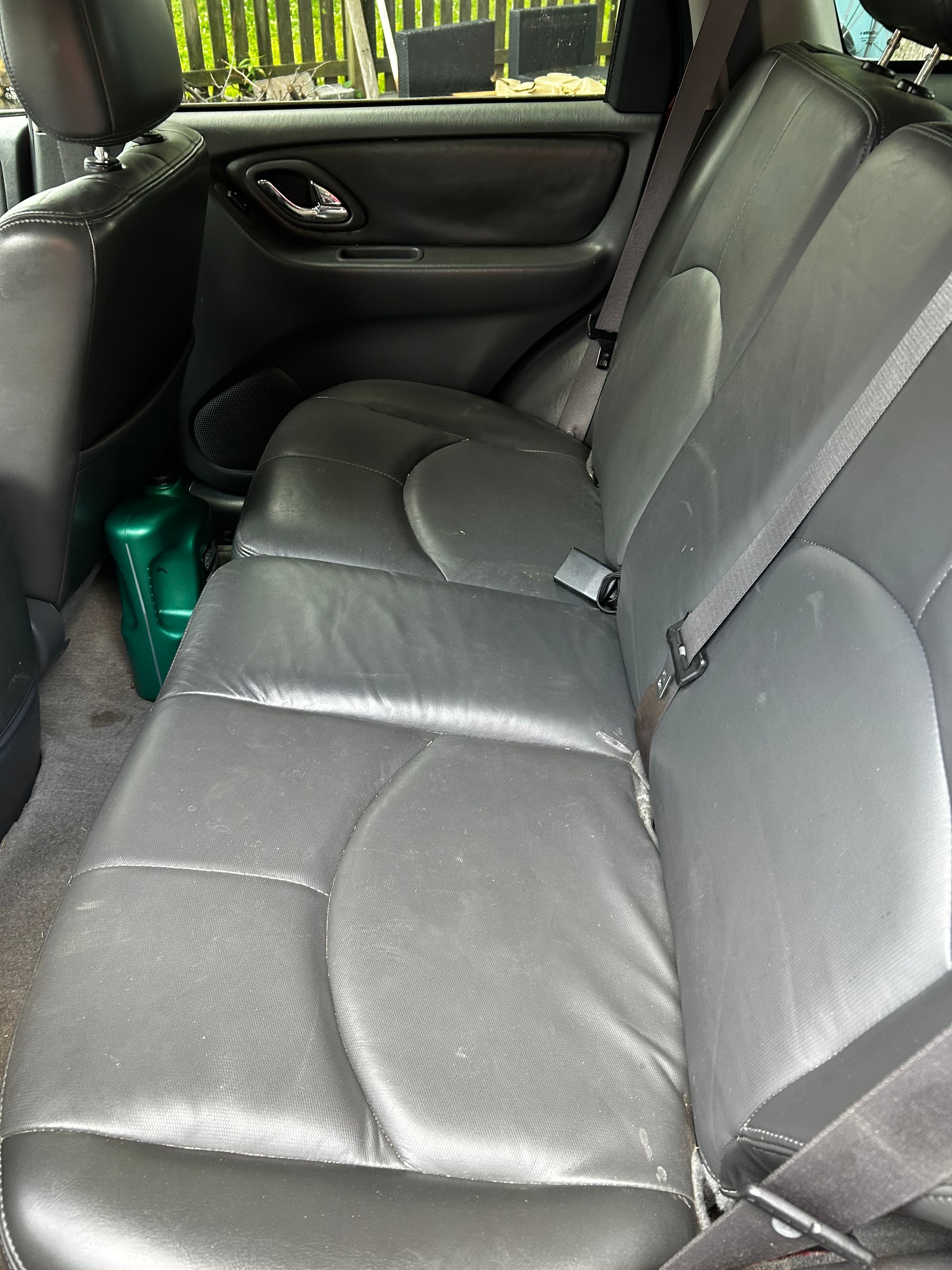 Used 2005 MAZDA Tribute I w/ Premium Pkg FWD image 4