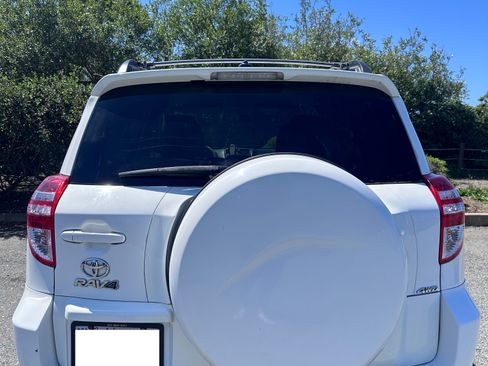 Used 2012 Toyota RAV4 4WD w/ Value Pkg image 1