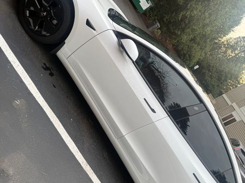 Used 2023 Tesla Model 3 Standard Range image 2