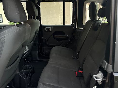 Used 2018 Jeep Wrangler Unlimited Sport image 10