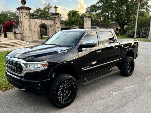 Used 2019 RAM 1500 Limited image 1