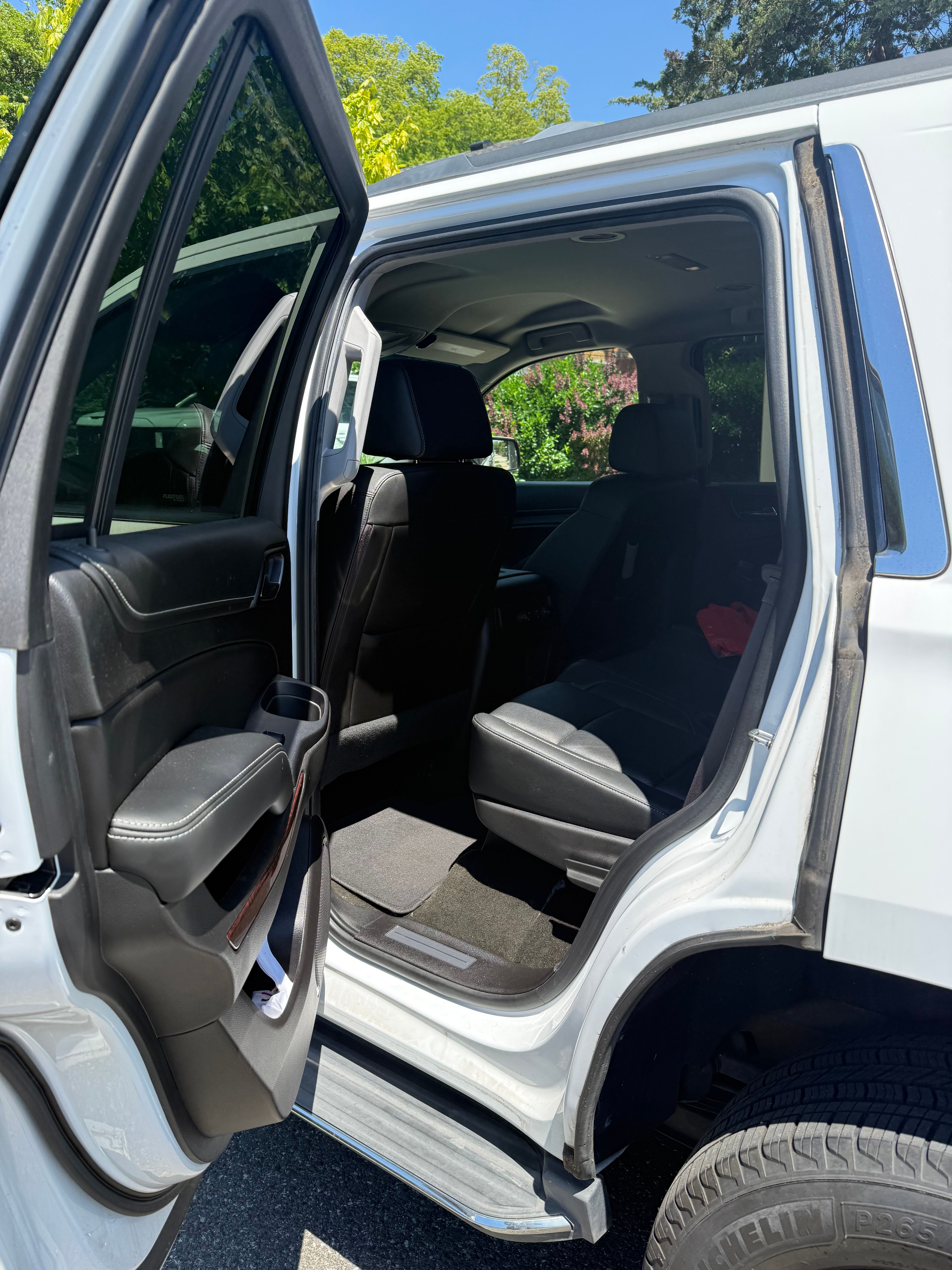 Used 2017 GMC Yukon SLT AWD/4WD image 5