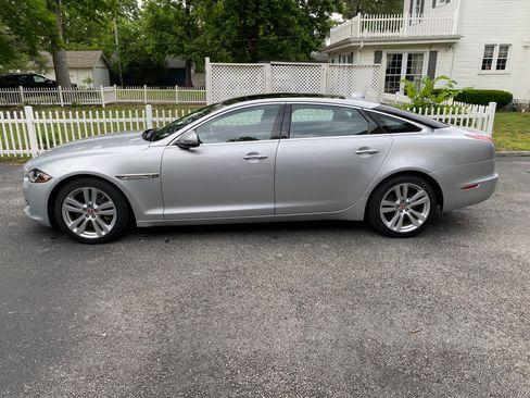 Used 2018 Jaguar XJ L Portfolio AWD/4WD image 10