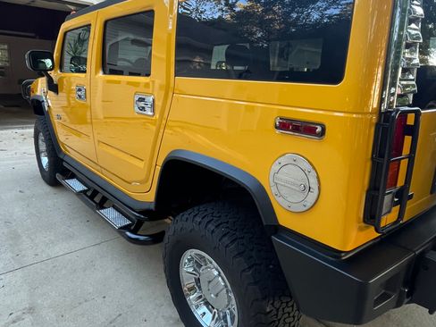 Used 2003 HUMMER H2 w/ Preferred Equipment Group image 6