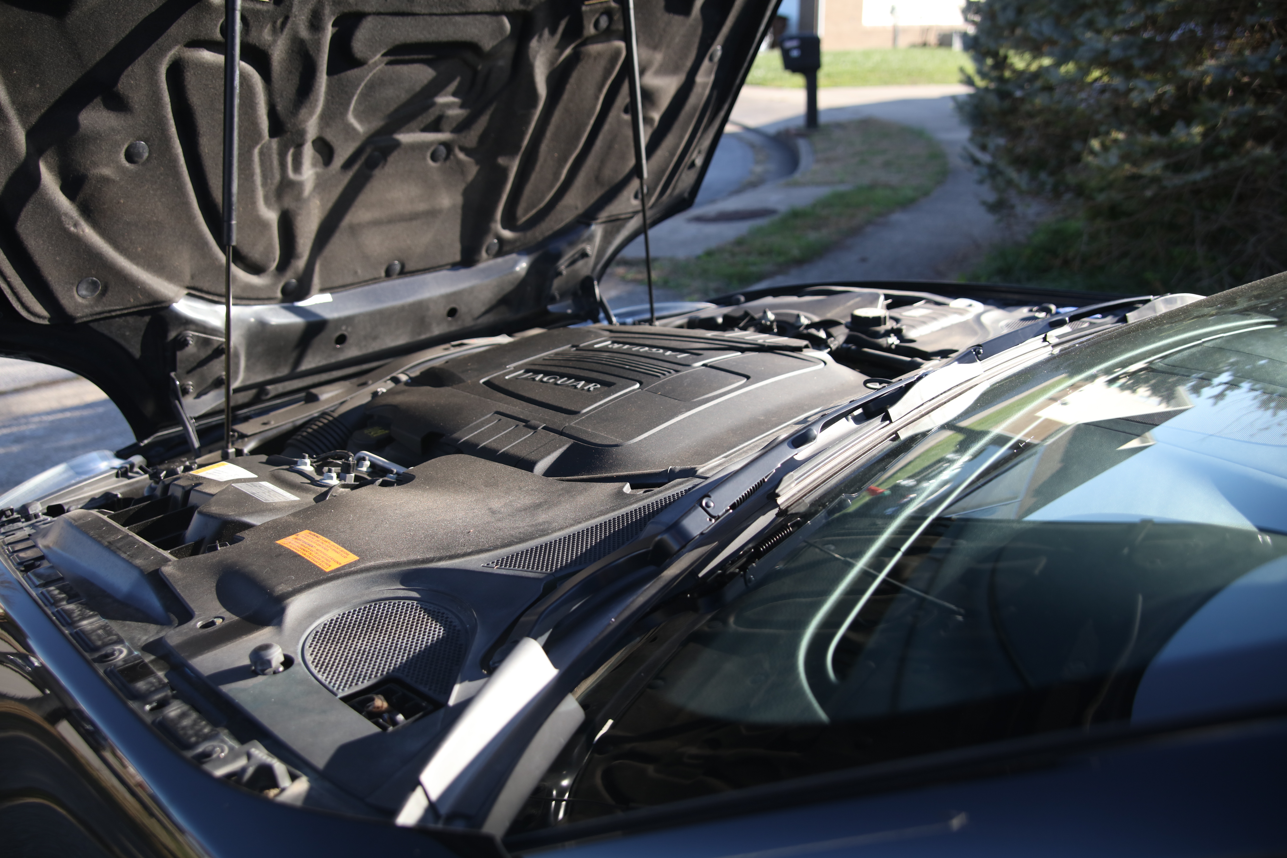 Used 2010 Jaguar XK Coupe RWD image 28