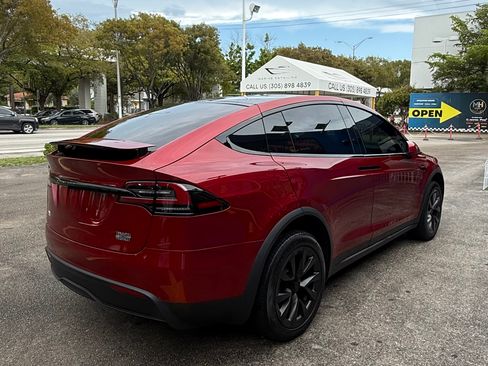 Used 2023 Tesla Model X Plaid image 8