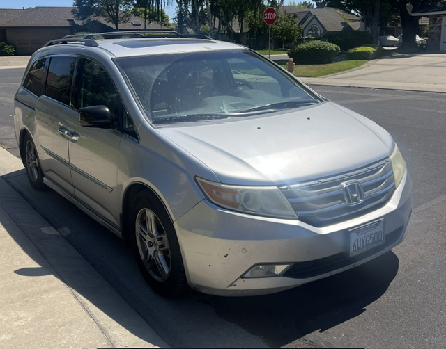 Used 2012 Honda Odyssey Touring Elite image 3