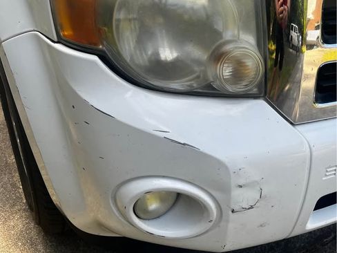 Used 2010 Ford Escape XLT image 11