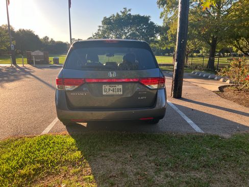 Used 2016 Honda Odyssey Touring Elite image 6