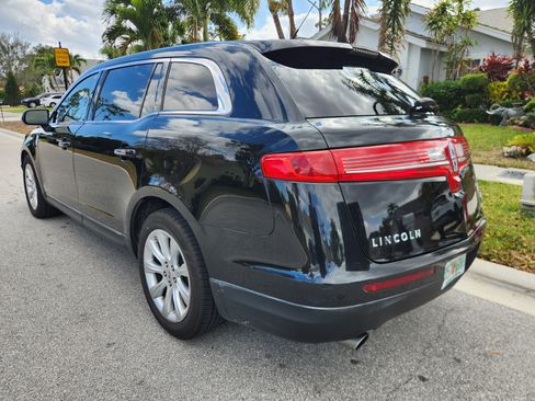 Used 2013 Lincoln MKT AWD image 4
