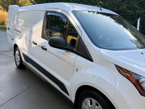 Used 2021 Ford Transit Connect XLT image 8