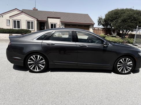 Used 2018 Lincoln MKZ Reserve FWD image 13