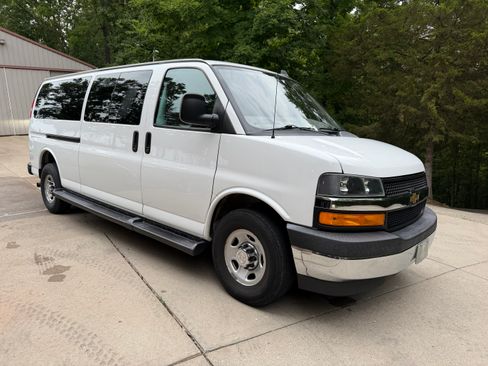 Used 2020 Chevrolet Express 3500 LT w/ LT Preferred Equipment Group RWD image 1
