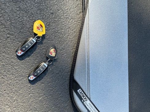 Used 2019 Porsche 718 Cayman image 13