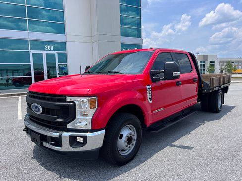 Used 2022 Ford F350 XLT image 2