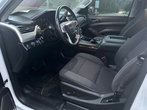 Used 2017 GMC Yukon SLE w/ SLE Value Package AWD/4WD image 9