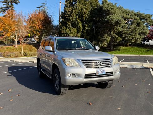 Used 2008 Lexus LX 570 4WD image 2