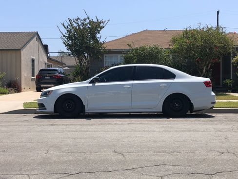 Used 2015 Volkswagen Jetta S image 25