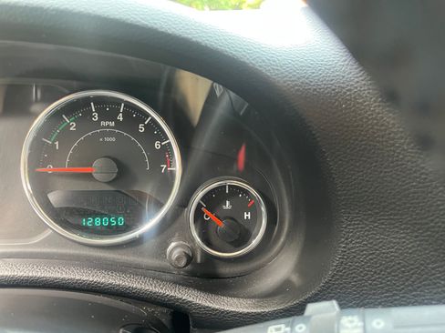 Used 2012 Jeep Wrangler Unlimited Sport AWD/4WD image 15