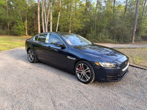 Used 2017 Jaguar XE Premium image 6