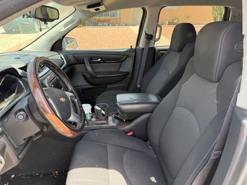 Used 2013 Chevrolet Traverse LT image 8