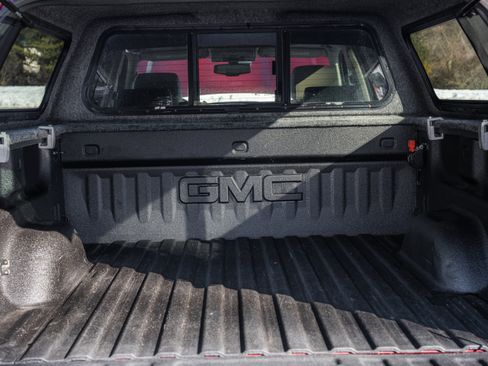 Used 2015 GMC Sierra 1500 SLT w/ SLT Crew Cab Value Package image 22