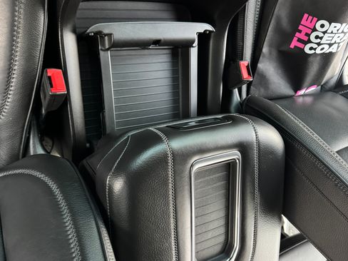 Used 2023 GMC Yukon XL Denali w/ Denali Reserve Package image 13