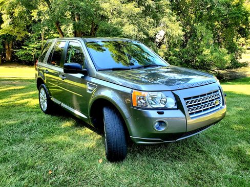 Used 2009 Land Rover LR2 HSE image 4