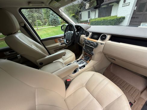 Used 2015 Land Rover LR4 HSE image 25